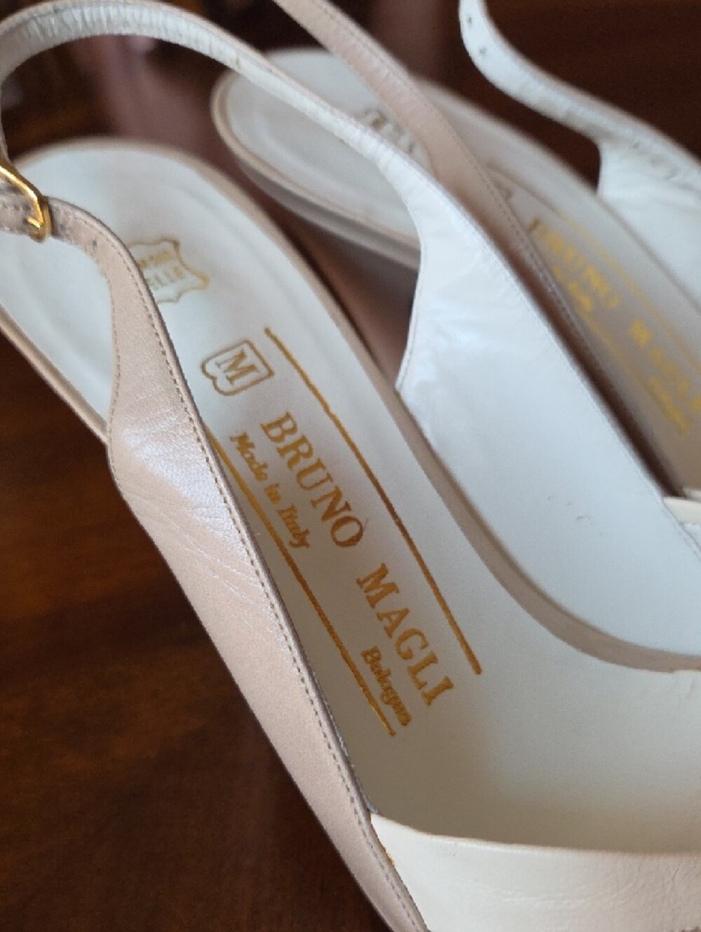 Bruno Magli White and Tan Knotted Slingback ❤️ - Picture 3 of 11